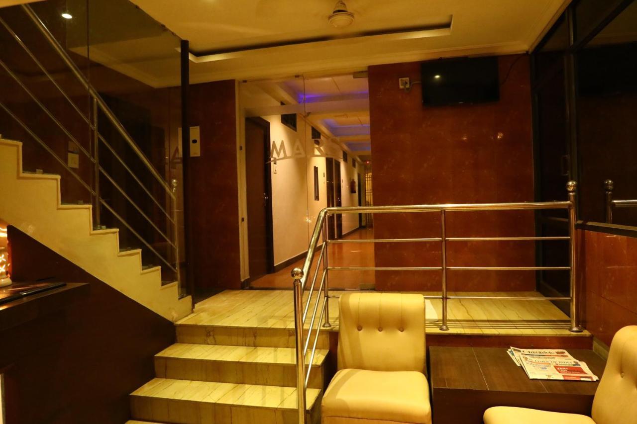 Deluxe Hotel 钦奈 外观 照片